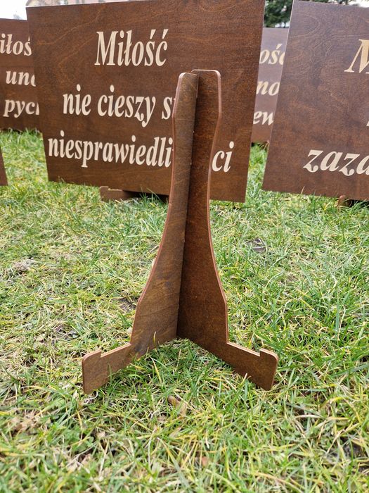 Tabliczki 40x30 Hymn 16 szt.stojaki