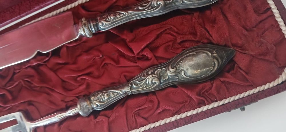 Conjunto em prata faca e garfo para trinchar