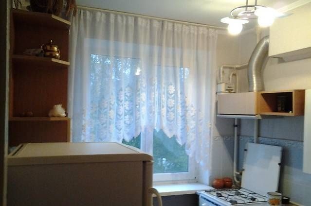 Сдам для рабочих, чистую, аккуратную 3-х комн. квар. в Обухове.