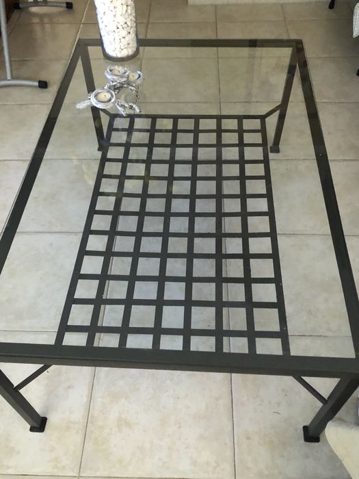 Mesas de apoio em ferro