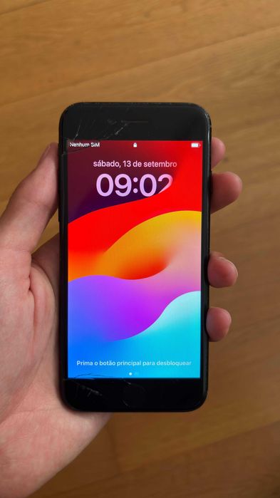 iPhone SE com 128GB