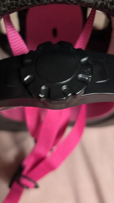 B-TWIN Kask dziecięcy różowy dla dziewczynki na rower hulajnoge rolki