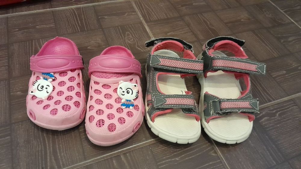 Босоніжки дві пари по ціні одних 24р.