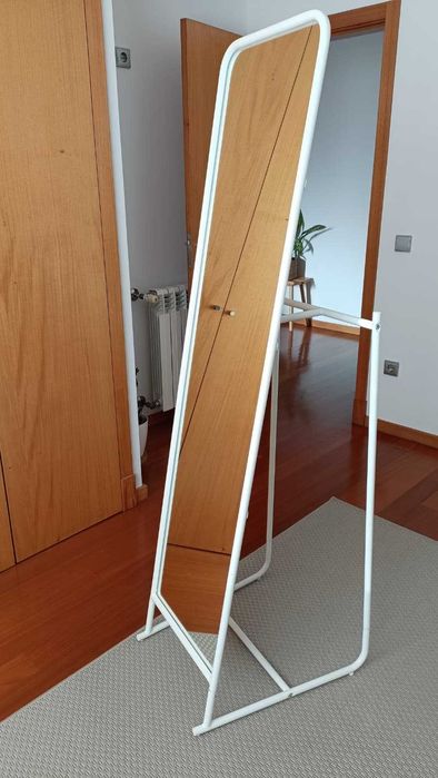 Espelho de Pé IKEA KNAPPER (Branco) c/ Cabide Oculto - NOVO