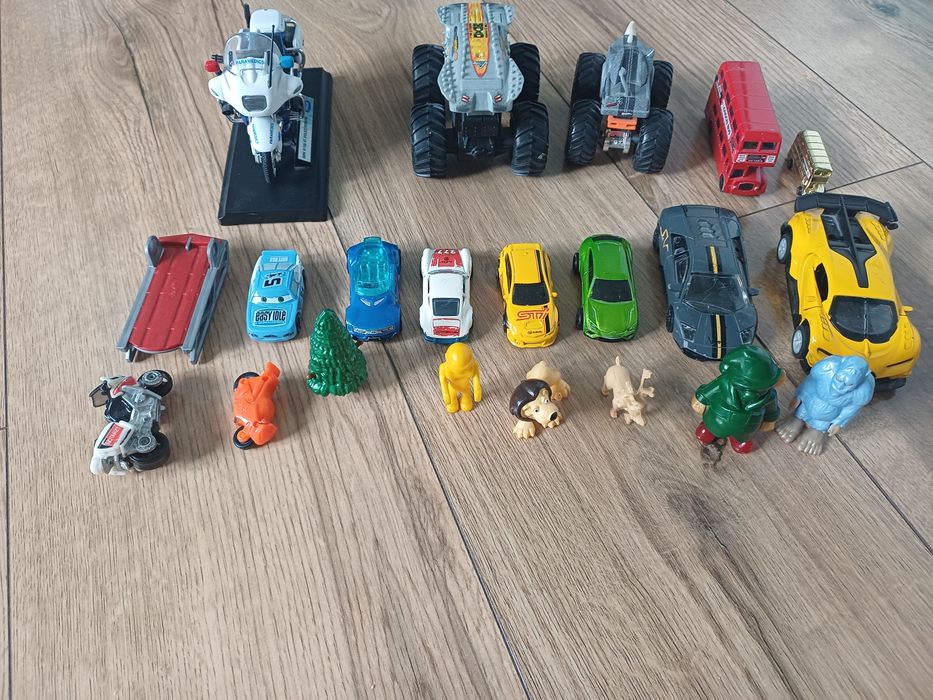 Monster Trucki, resoraki, figurki