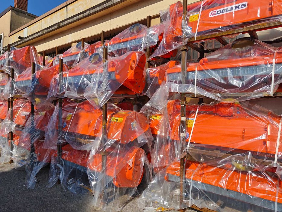 **PROMO** Triturador c/ desl.1.6m CERVO-160 -p/trator 50-100cv c/CARDÃ