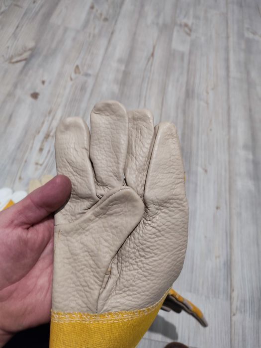 Продам перчатки рабочие Кожа