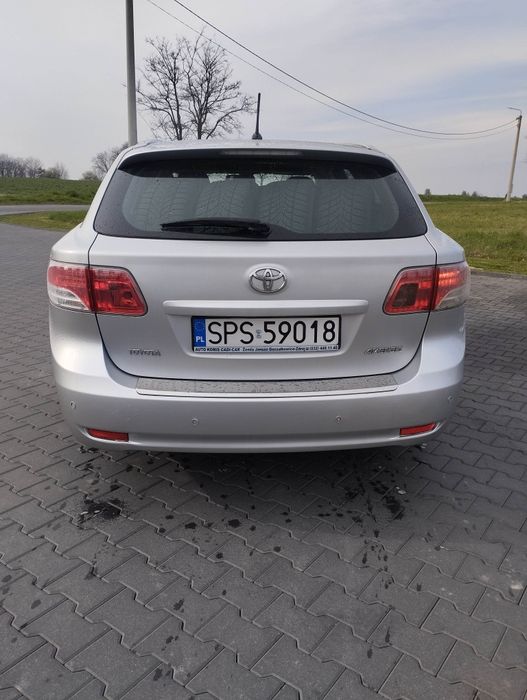 Toyota Avensis combi  2.0 diesel polski salon .