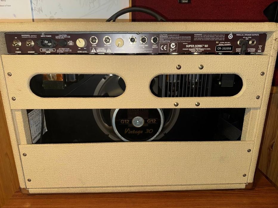 Fender Super Sonic 60w Blonde - Circuito Vibrolux e Bassman