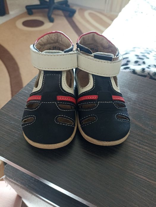 Дитяче взуття для хлопчика,кросівки,босоніжки,сапожки