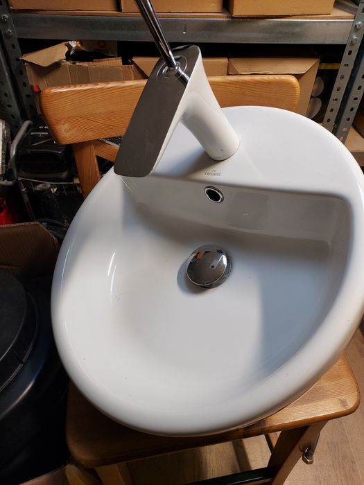 Umywalka Łazienkowa z Baterią