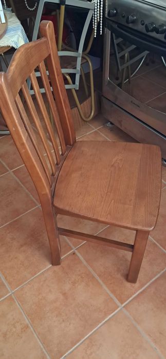 Mesa de jantar com cadeiras