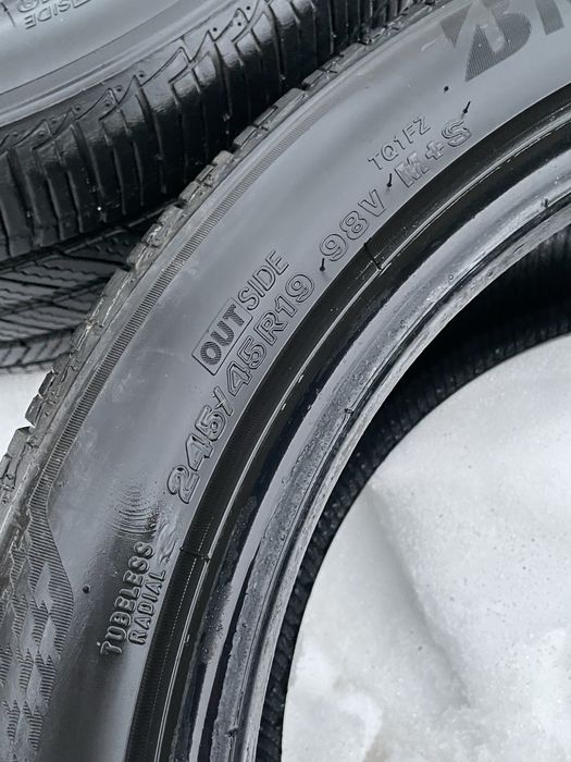 Комплект шин Bridgestone turanza 245 45 r19 всесезонні r19/245/45