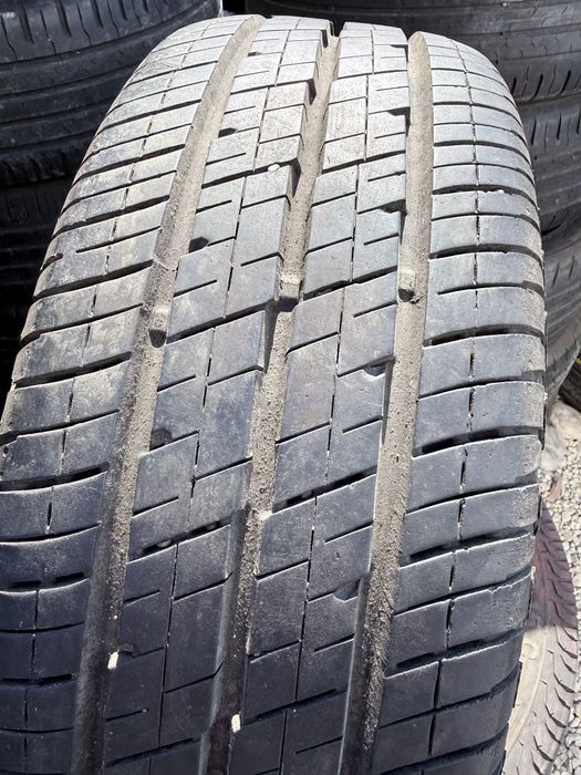 Шини літні 215/65/15с Continental