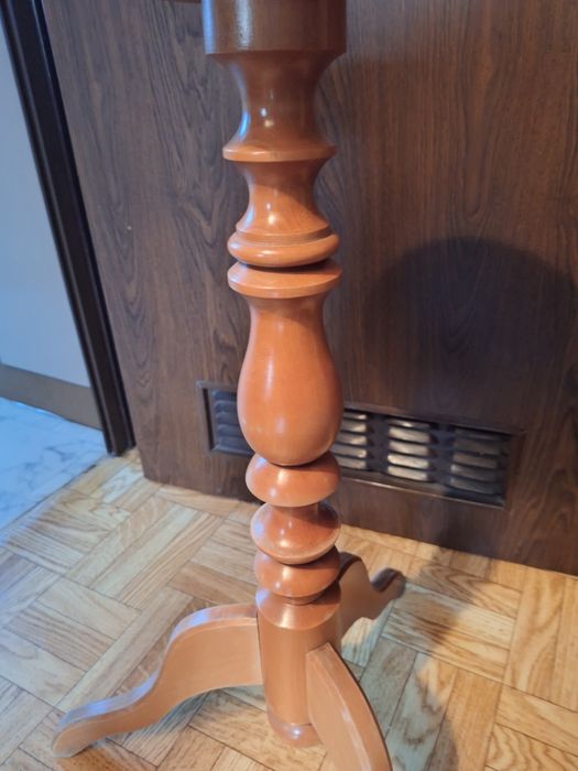 Kwietnik drewniany na kwiaty