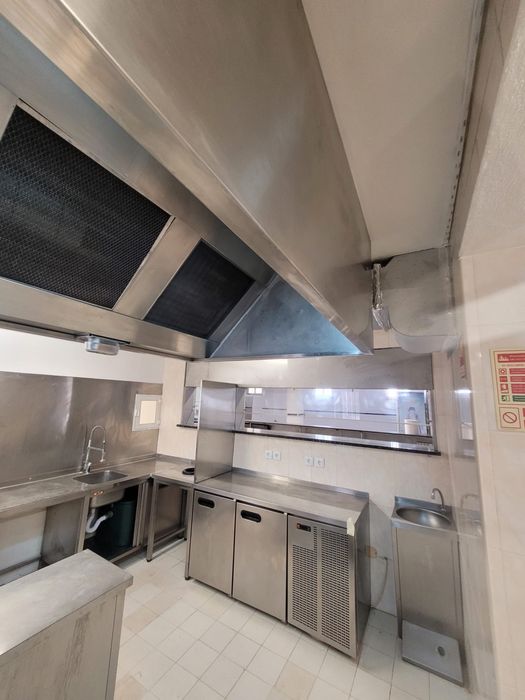 Lote de equipamentos completo para restaurante ou café