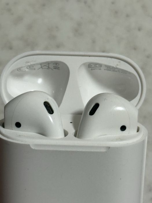 Apple Airpods 2 неробочі