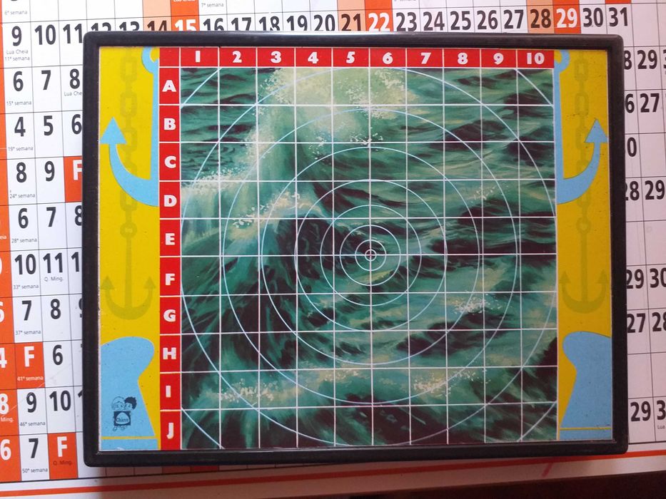 Jogo batalha naval magnético da Chicos anos 70 impecável e estimado.