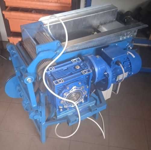 Maszyna  rolnicza gilotyna do stripsa  tytoniu