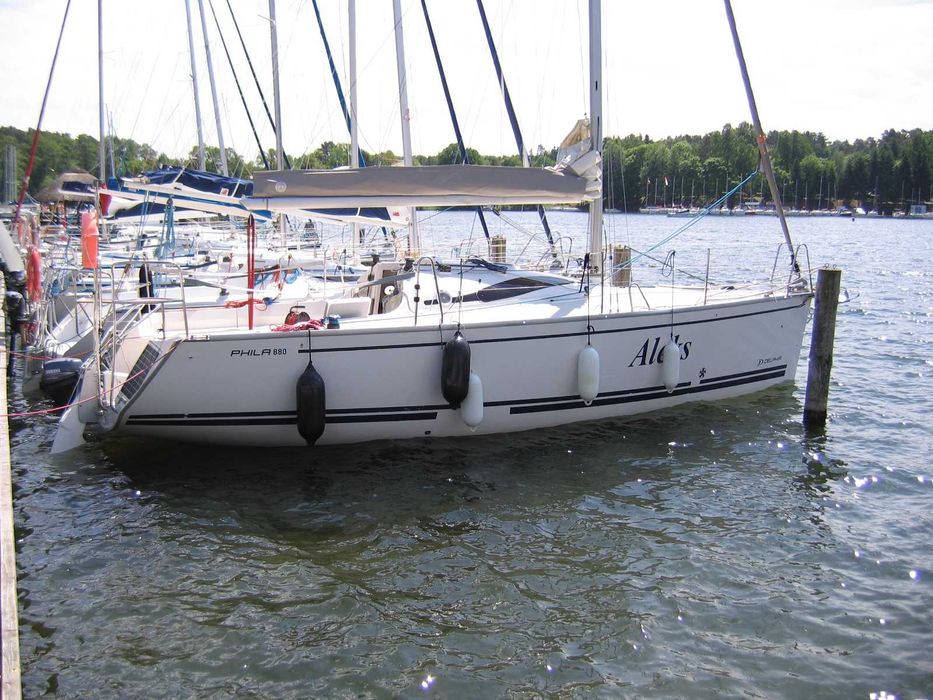Jacht żaglowy Phila 880