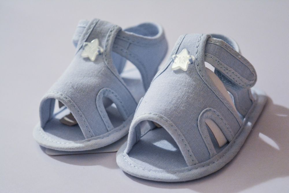 Sapatos e sandálias bebé