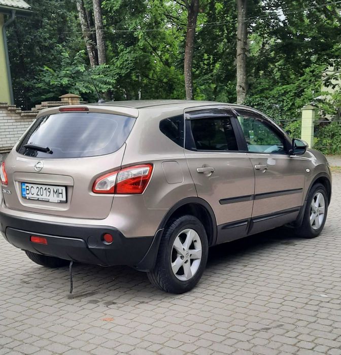 Продам офіційне автоNissan