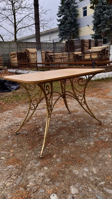 Столи 3 шт.  Стан хороший