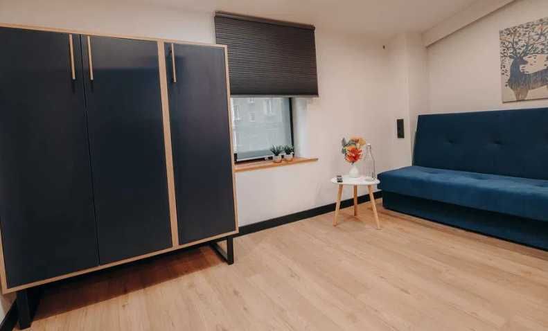 Сдам подселение в комнату в Киеве Метро Хрещатик 1500 грн. в месяц