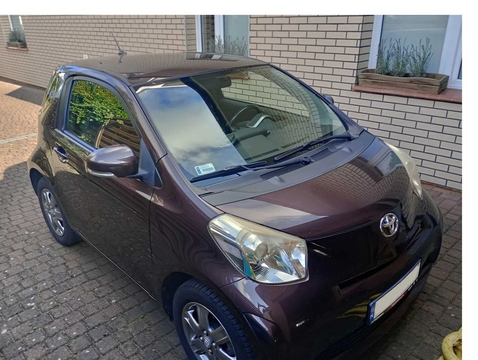 Toyota iQ
