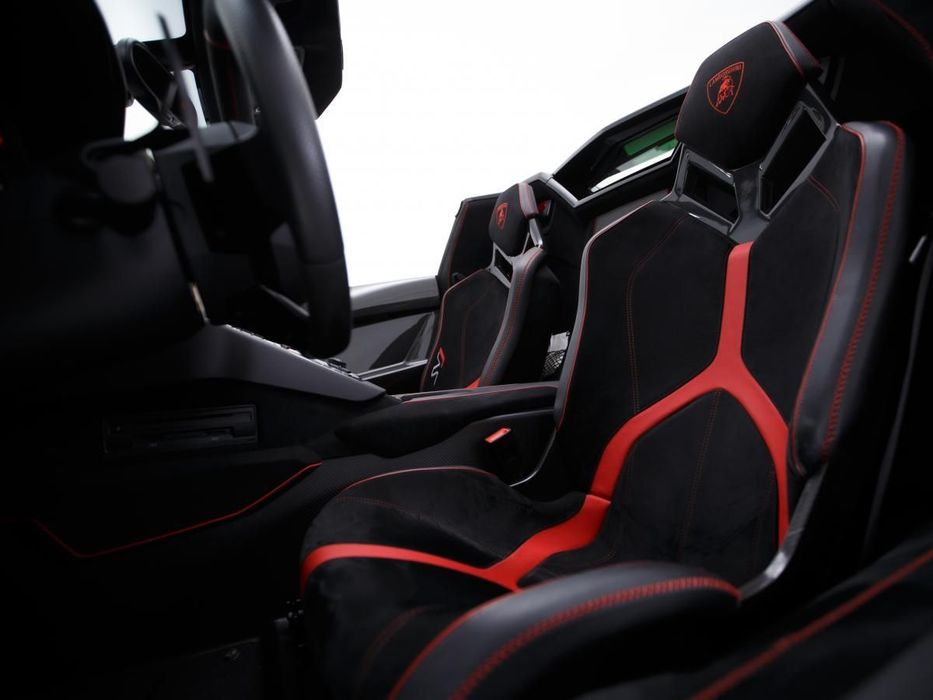 Lamborghini Aventador SVJ Roadster