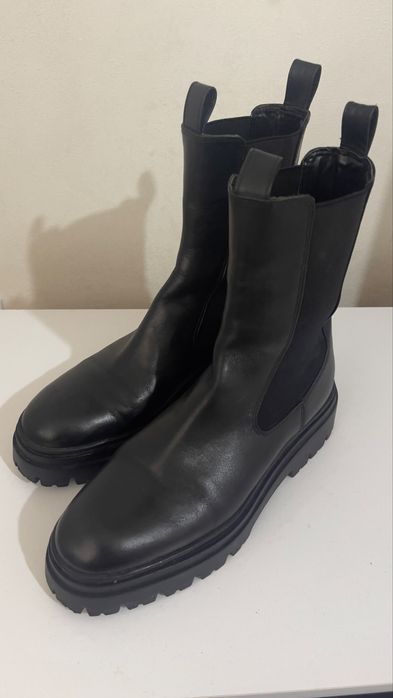 Черевики жіночі шкіряні челсі Zara