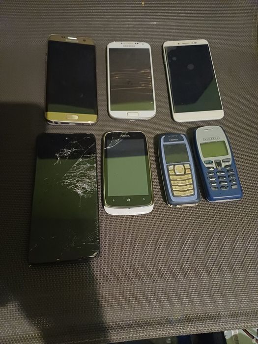 Uszkodzone telefony na części lub odzysk