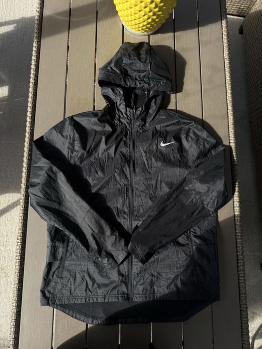 Czarna kurtka wiatrowka Nike, meska, L, nowa