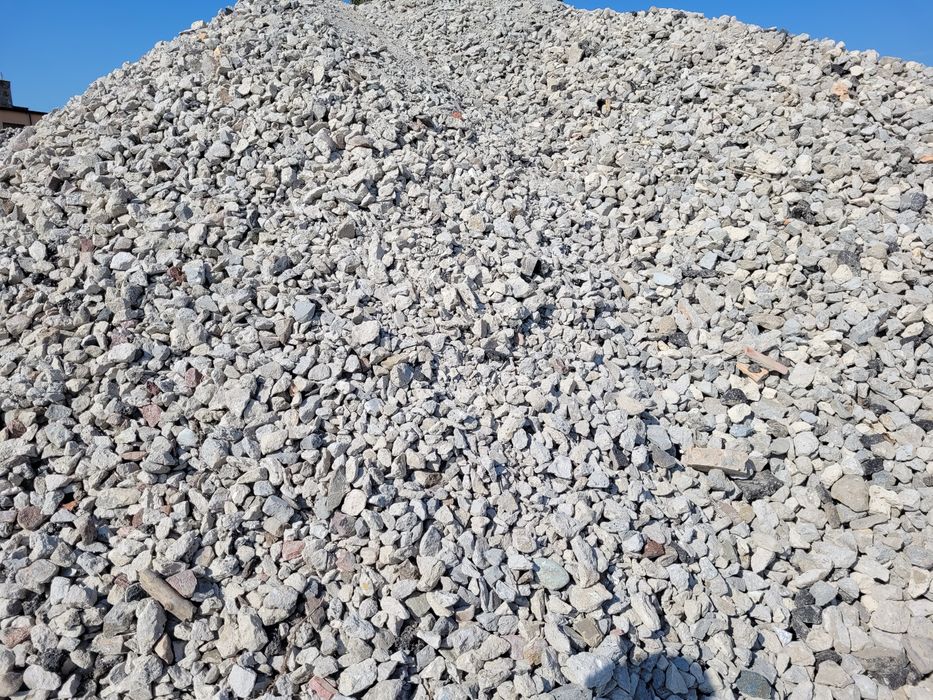 Tluczen betonowy , kamienny , kolejowy