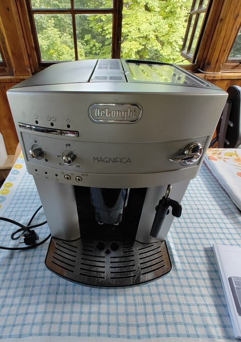 Express ciśnieniowy do kawy DeLonghi Magnifica ESAM 30XY