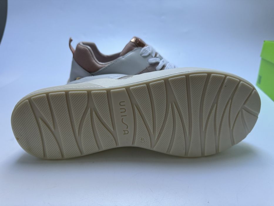 Nowe sneakersy buty damskie  40 beżowe skora outlet