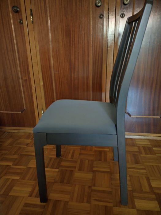 Conjunto de 6 cadeiras cinzentas