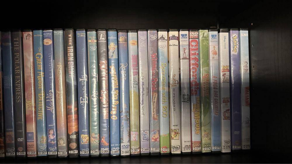 Vendo coleção de dvd’s de desenhos animados e alguns filmes