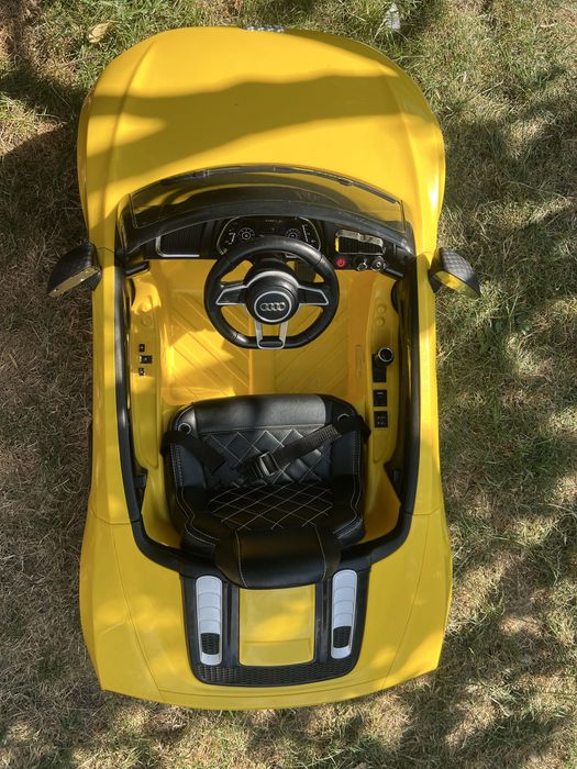 Машина Audi на дистанційному керуванні