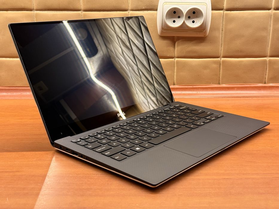 Dell XPS 13 9360, FHD IPS Touch, i5-7300U, 8 RAM, 256 m.2