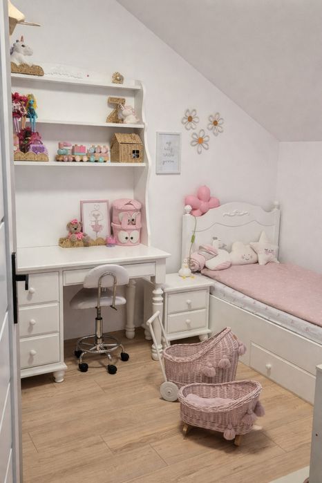 Meble do pokoju dziewczynki