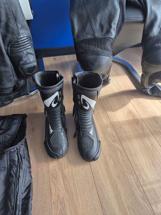 Sprzedam kurtkę  + spodnie + buty  na motocykl sportowy