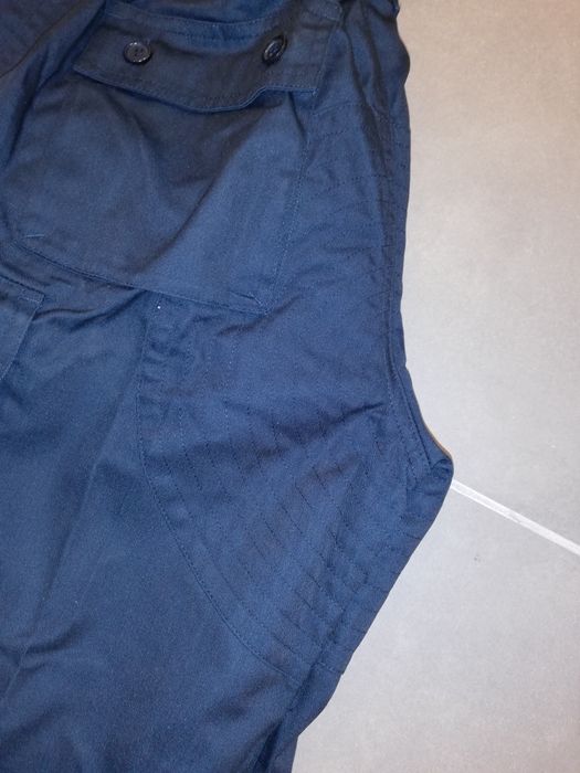 Calça multibolsos reforçadas T-42 - nova