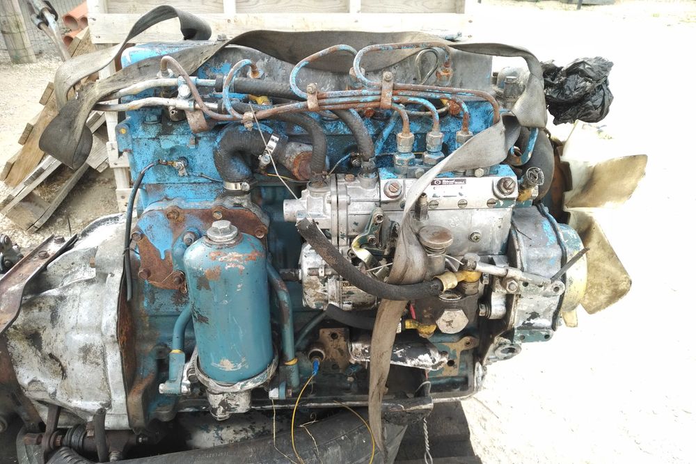 Motor Nissan SD22 2.2 diesel & caixa manual de 5 velocidades