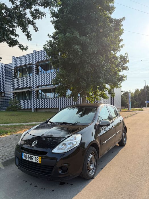 Carro Renault Clio