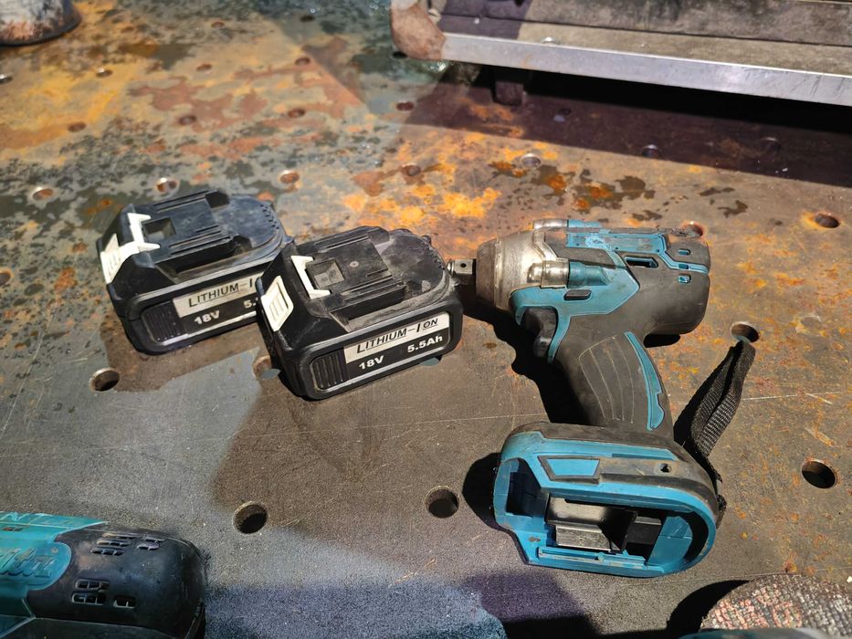 Klucz udarowy kompatybilny z Makita 2x bateria 5ah ladowarka 400 nm