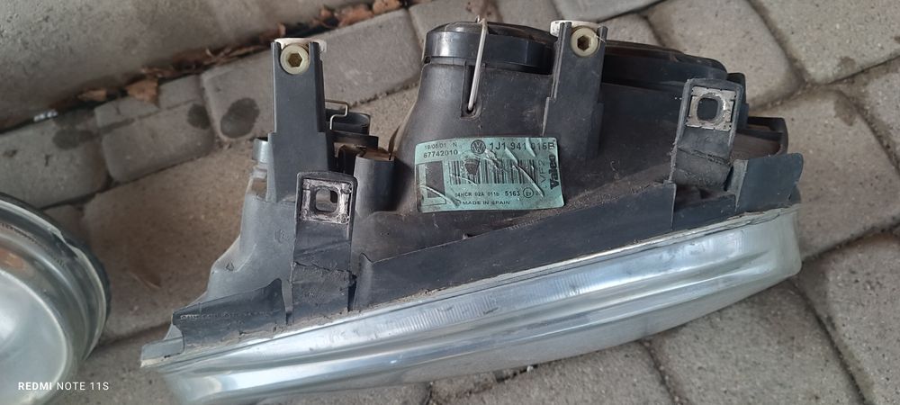 Lampa przód VW golf 4. Valeo.