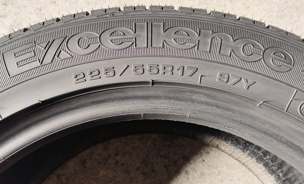 Шини літні R17 225/55 Good Year Excellence Run Flat
