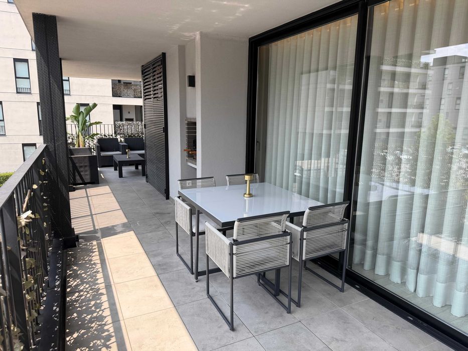 Mesa e Sofas de Jardim
