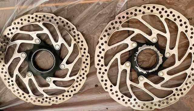 Discos Shimano SM-RT30 e Pedaleira Shimano XT - Usados